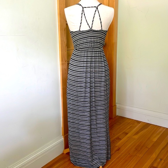 🇺🇸  Lush Sleeveless Black White and Grey Striped Maxi Dress, Size S - Picture 7 of 16